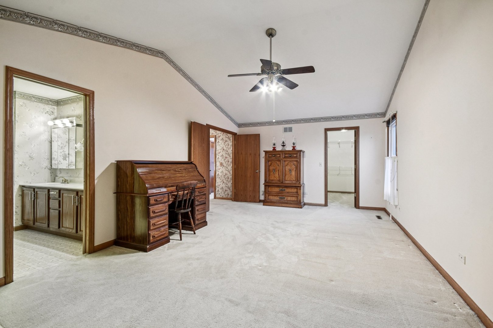 2066 Oaktree Trail, Lake Villa, IL 60046