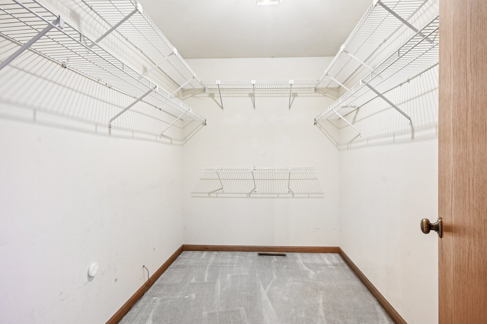 2066 Oaktree Trail, Lake Villa, IL 60046