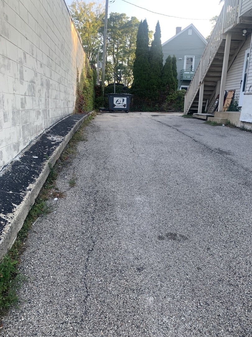 613 Washington Street, Waukegan, IL 60085