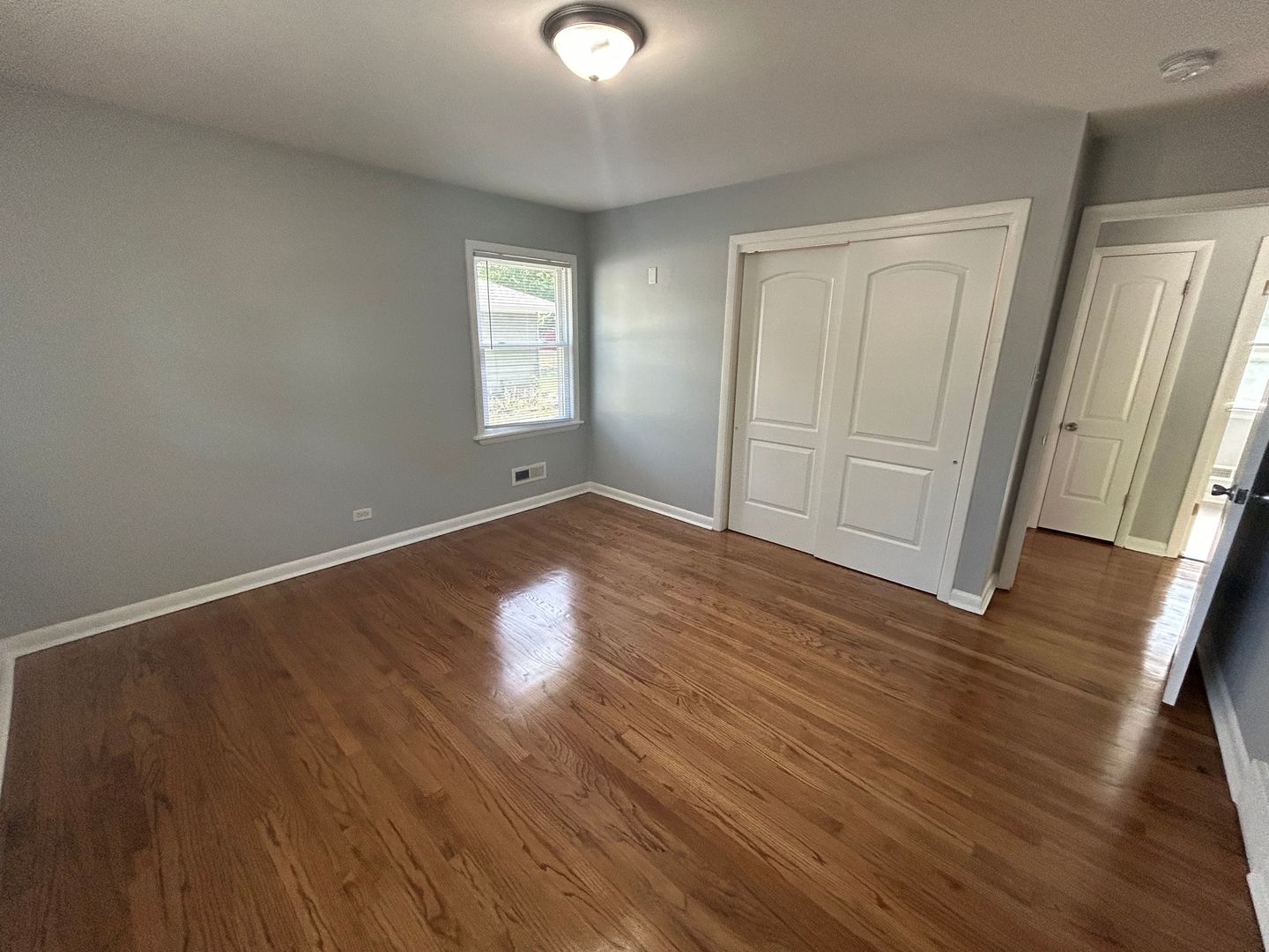 609 E 160th Place, South Holland, IL 60473