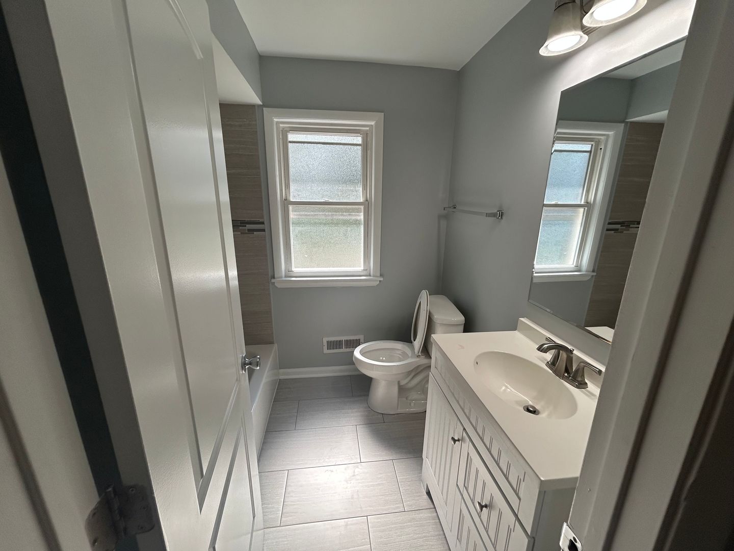 609 E 160th Place, South Holland, IL 60473