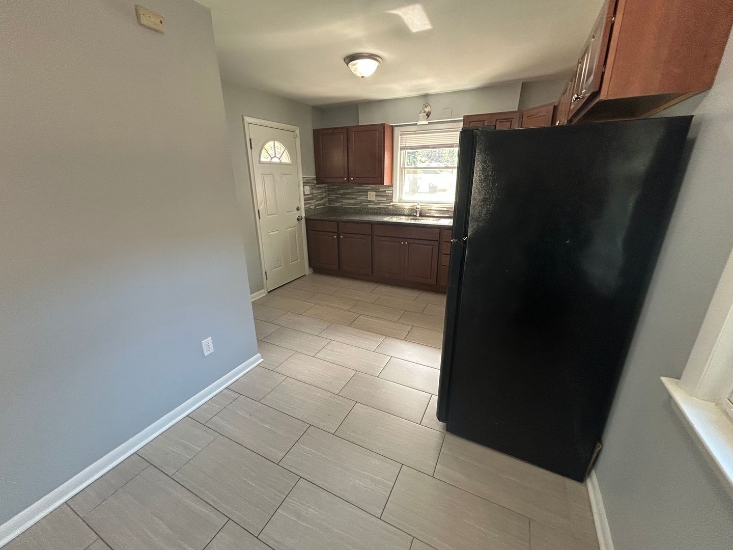 609 E 160th Place, South Holland, IL 60473