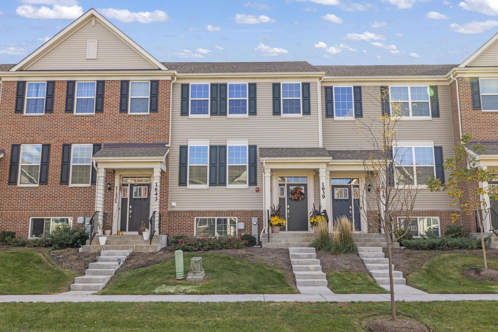 1639 Bentz Way, Batavia, IL 60510