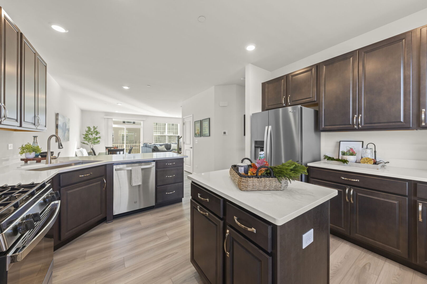 1639 Bentz Way, Batavia, IL 60510