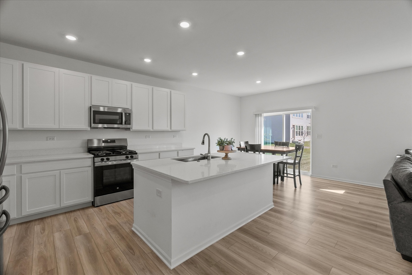 16205 S Summit Street, Plainfield, IL 60586