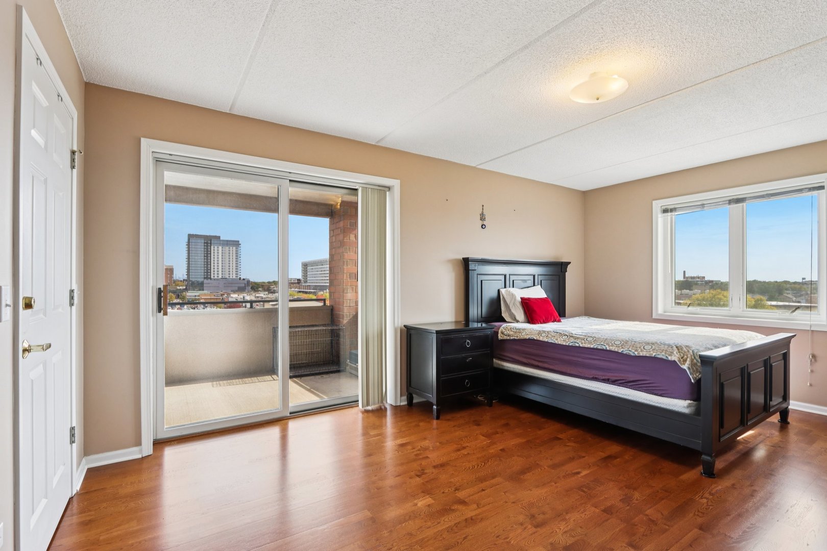 435 William Street #607, River Forest, IL 60305