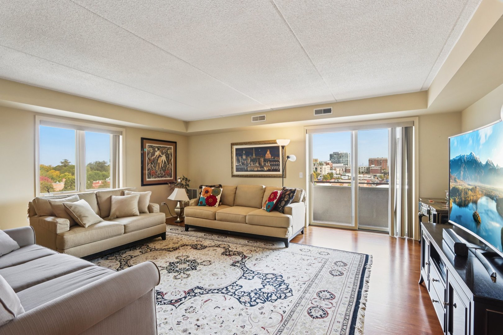 435 William Street #607, River Forest, IL 60305