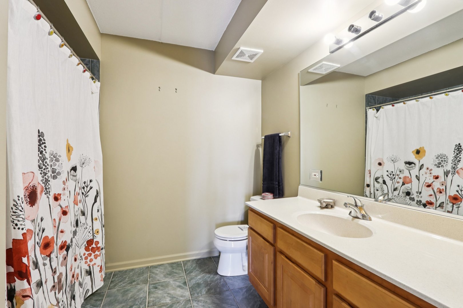 435 William Street #607, River Forest, IL 60305