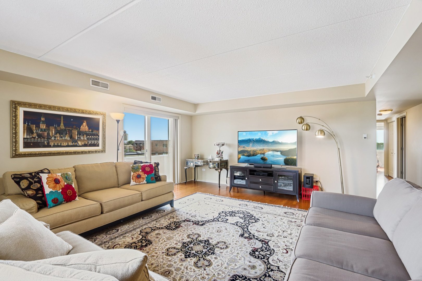 435 William Street #607, River Forest, IL 60305