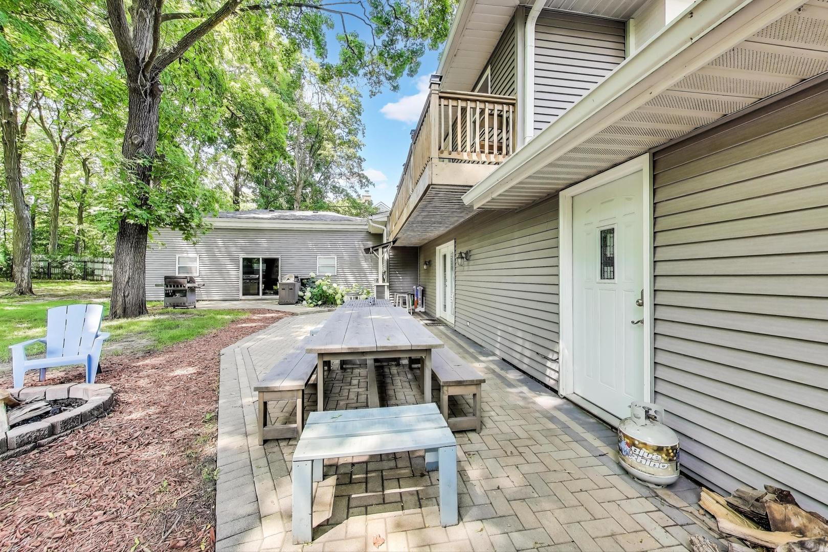 32362 N PINE Avenue, Grayslake, IL 60030