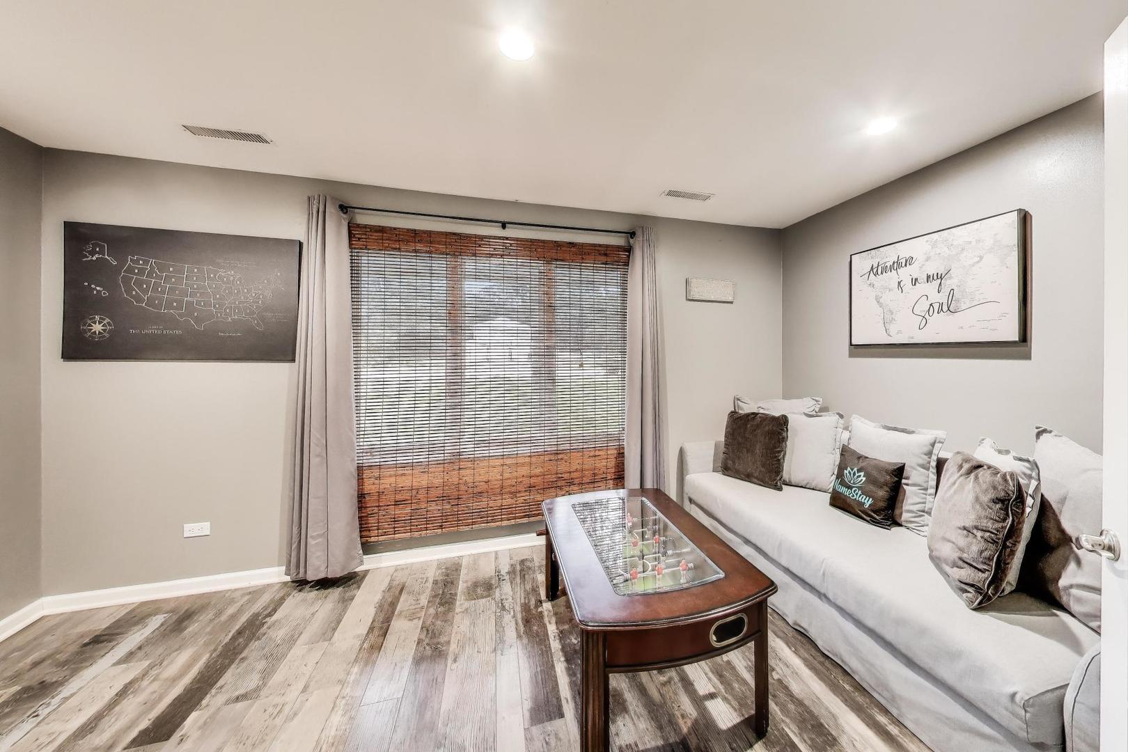 32362 N PINE Avenue, Grayslake, IL 60030