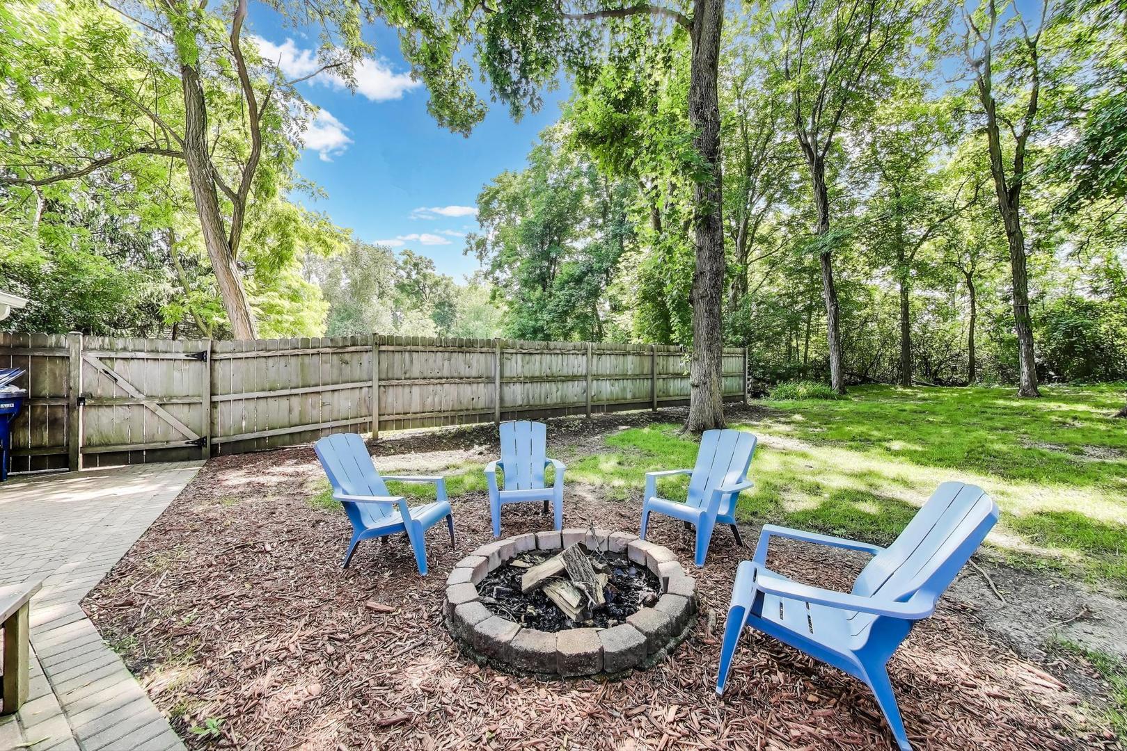 32362 N PINE Avenue, Grayslake, IL 60030