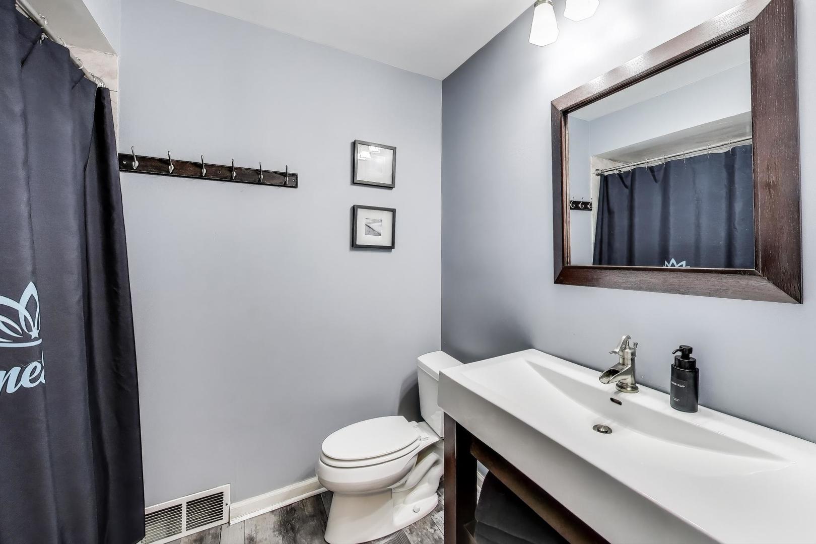 32362 N PINE Avenue, Grayslake, IL 60030