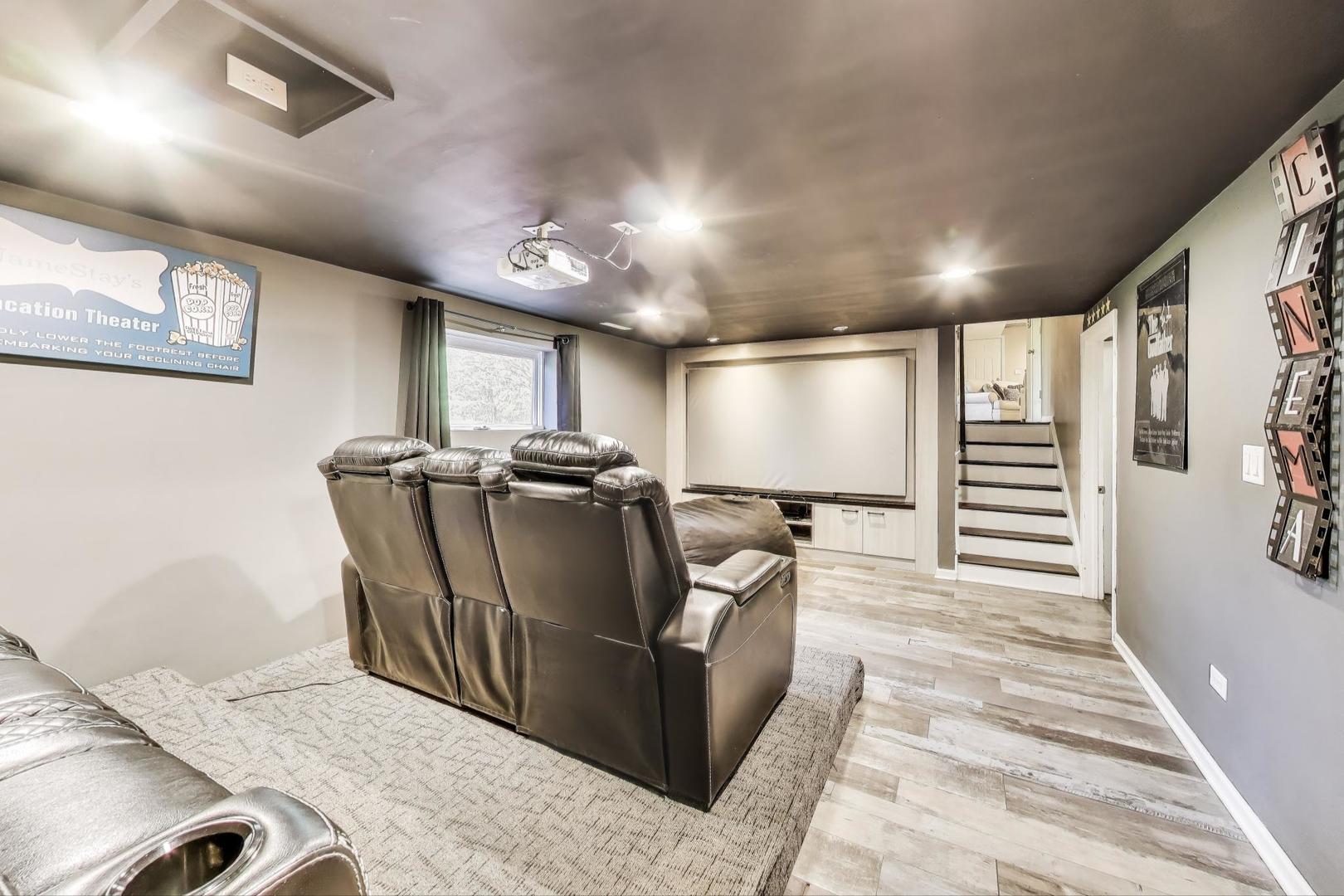 32362 N PINE Avenue, Grayslake, IL 60030