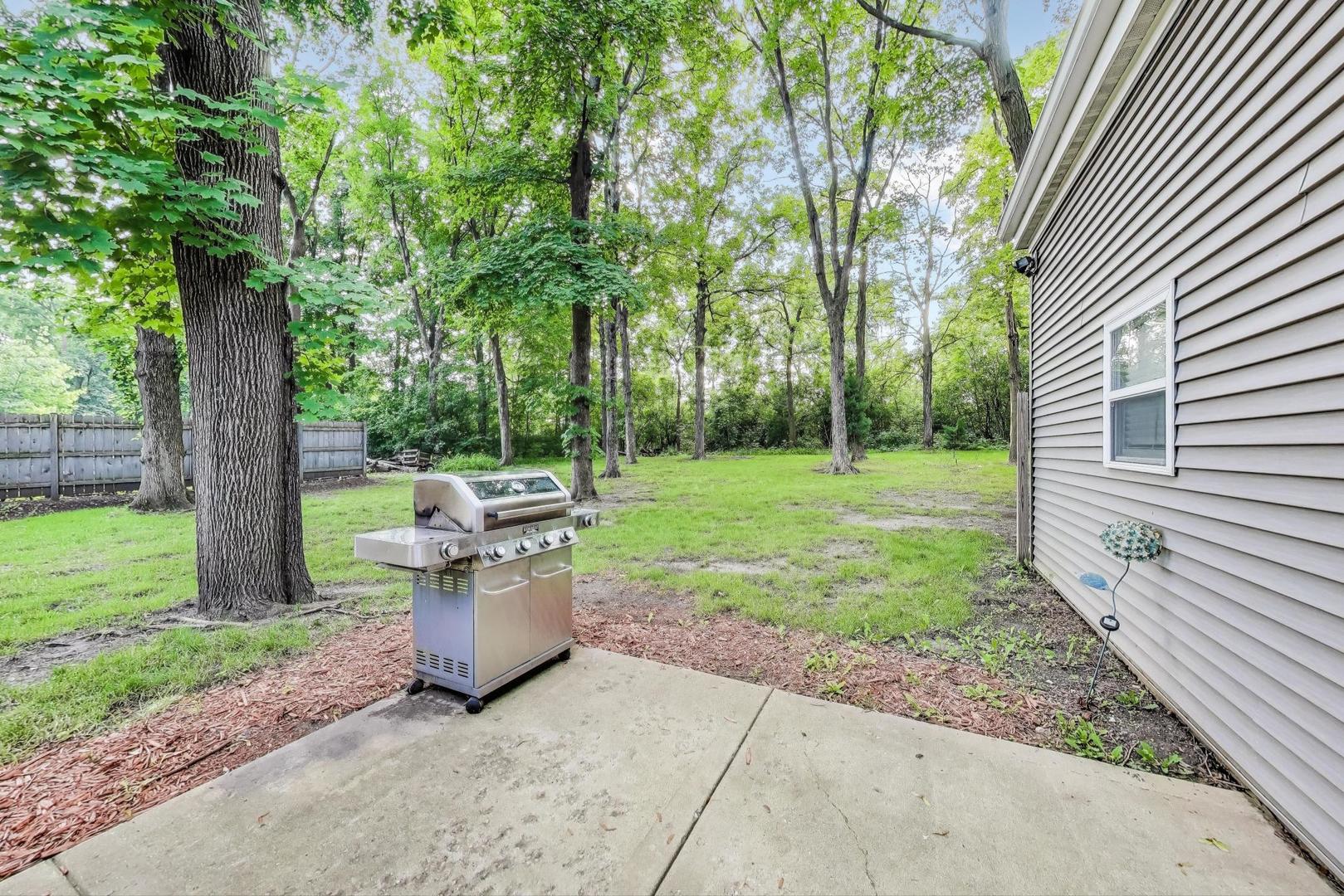 32362 N PINE Avenue, Grayslake, IL 60030