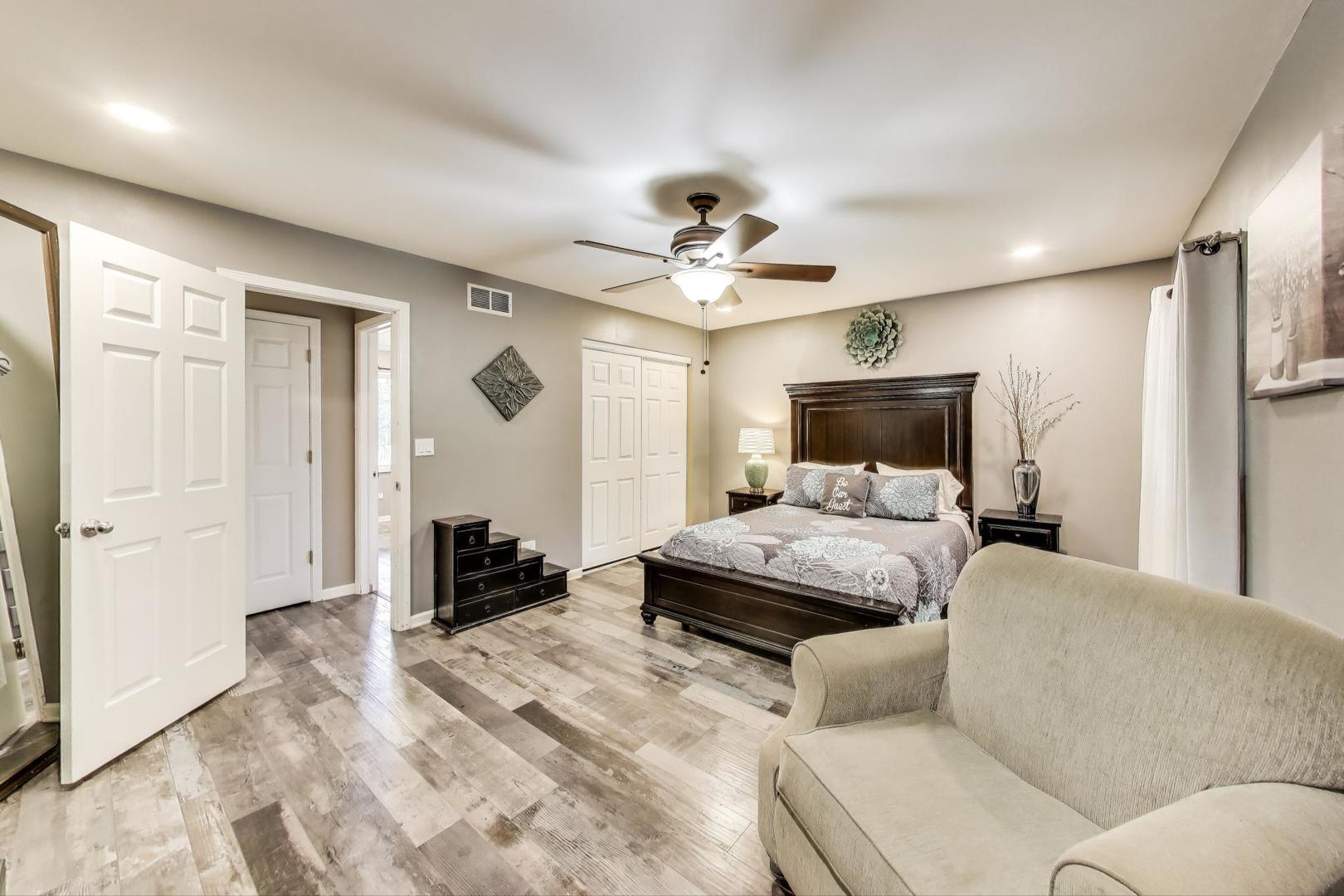 32362 N PINE Avenue, Grayslake, IL 60030