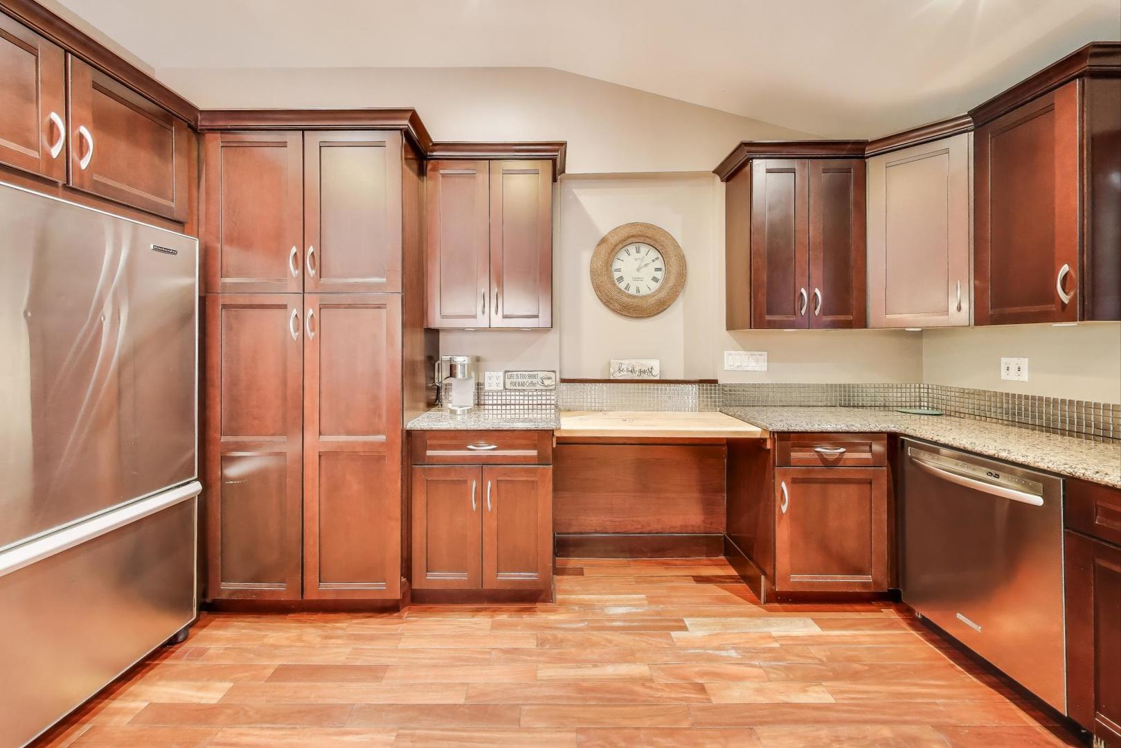 32362 N PINE Avenue, Grayslake, IL 60030