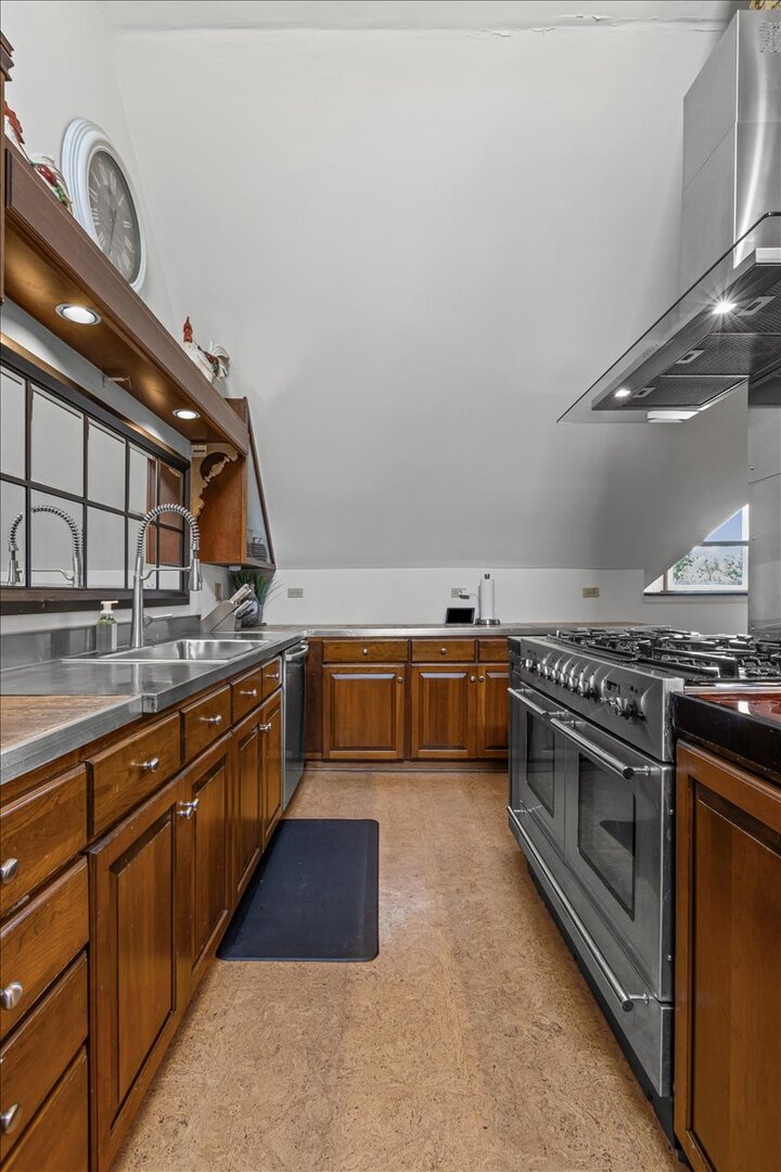 42W534 Empire Road, St. Charles, IL 60175