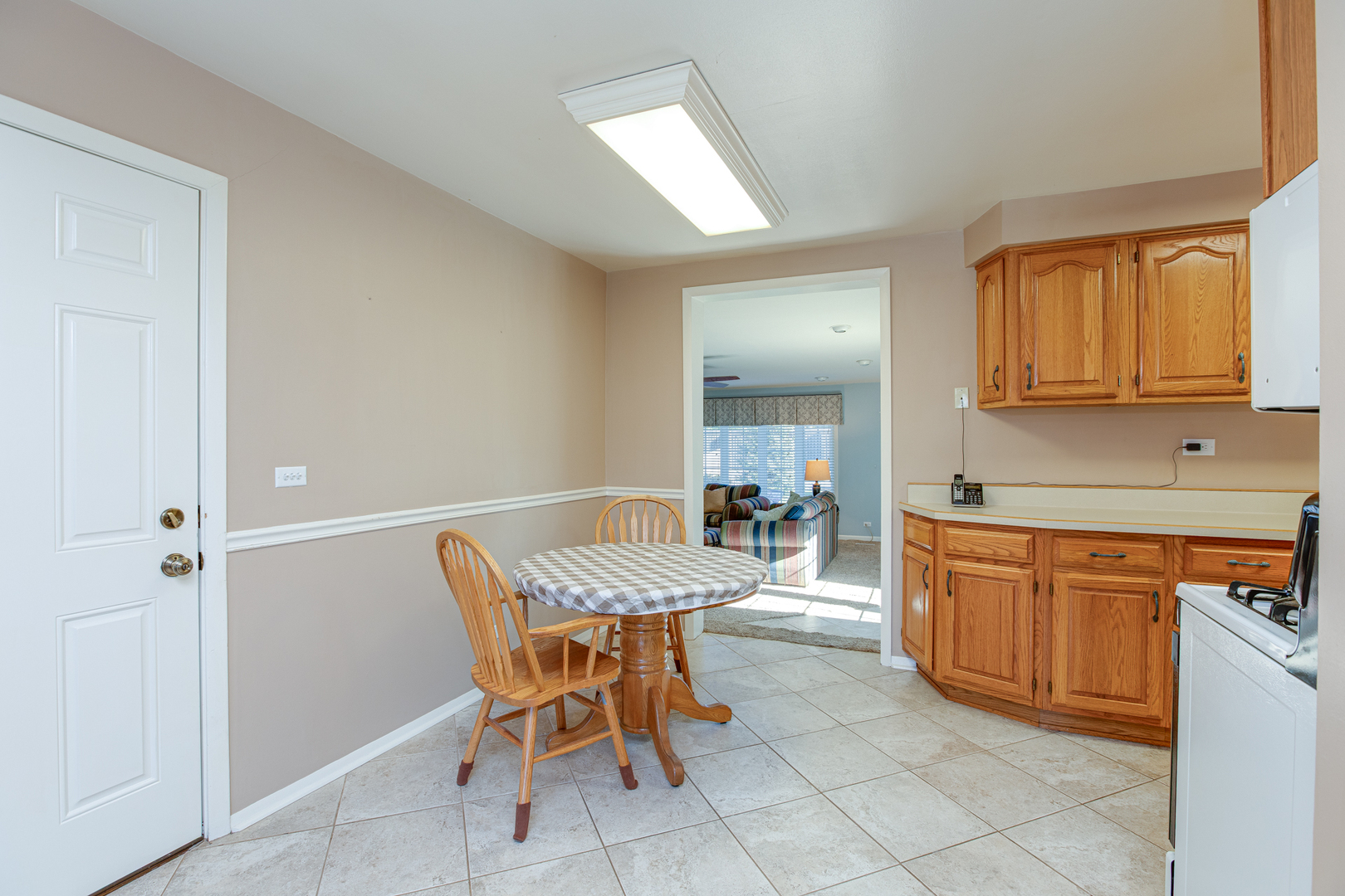 291 Blackhawk Drive, Carol Stream, IL 60188