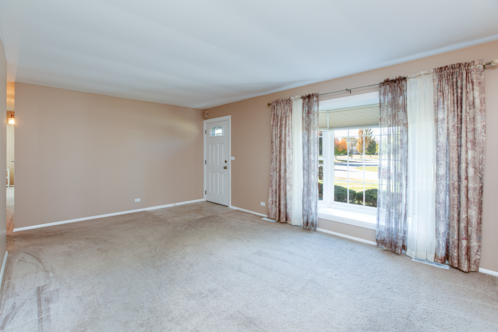 291 Blackhawk Drive, Carol Stream, IL 60188