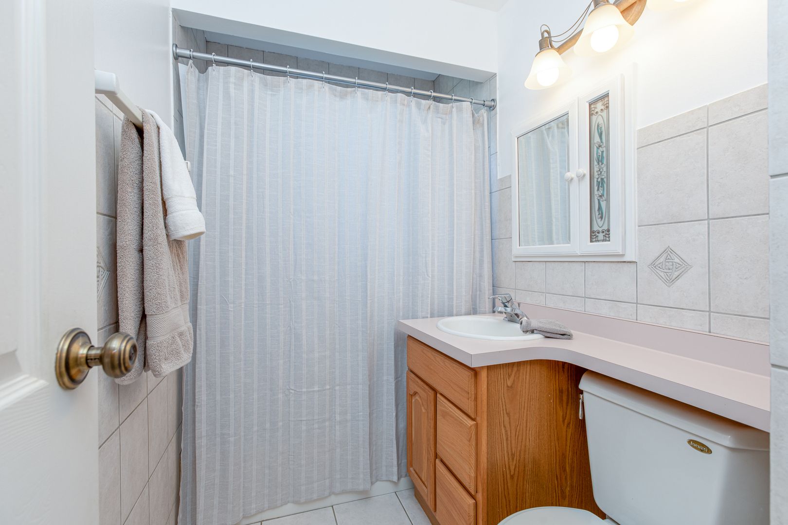 291 Blackhawk Drive, Carol Stream, IL 60188