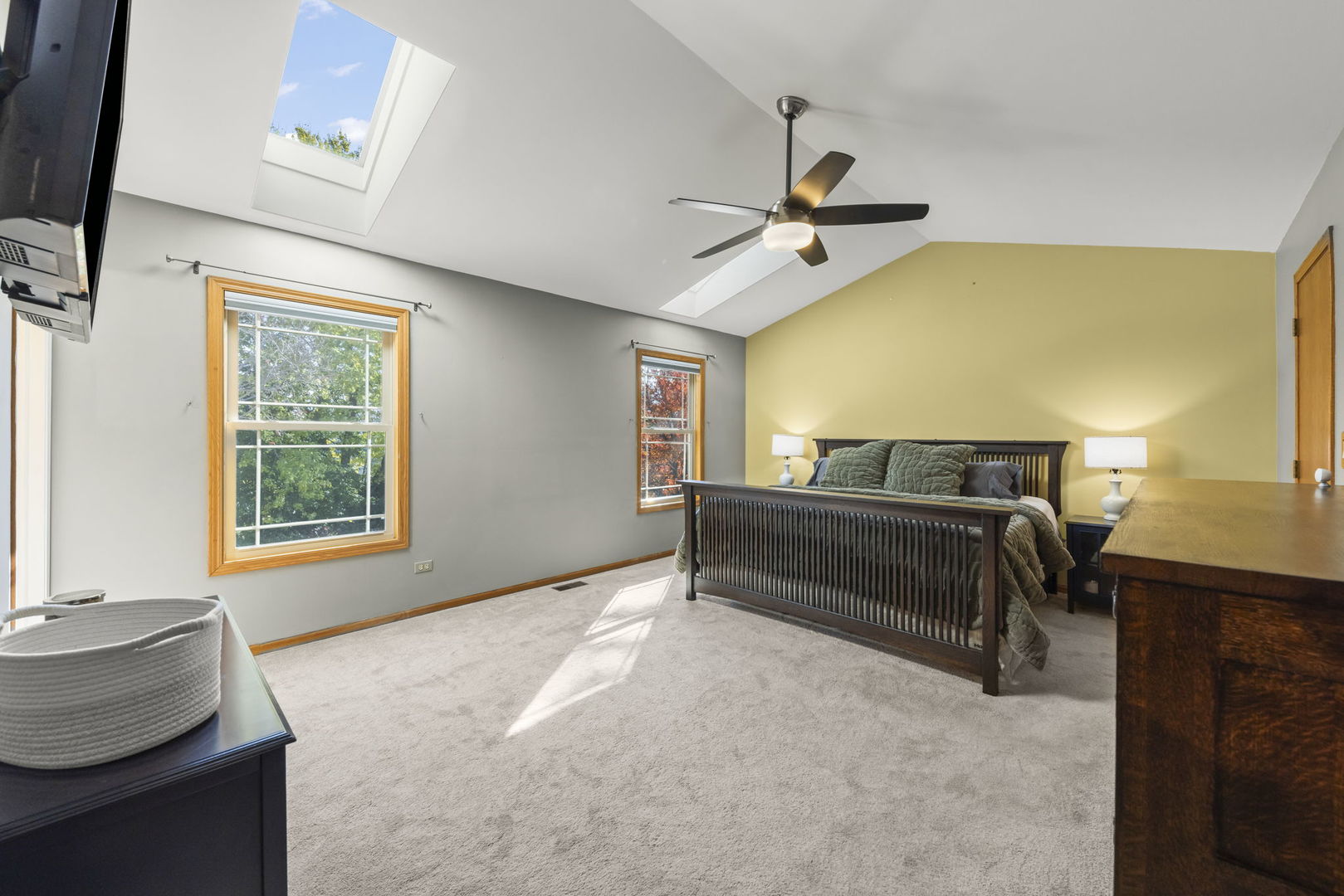 621 Lindsay Court, West Dundee, IL 60118