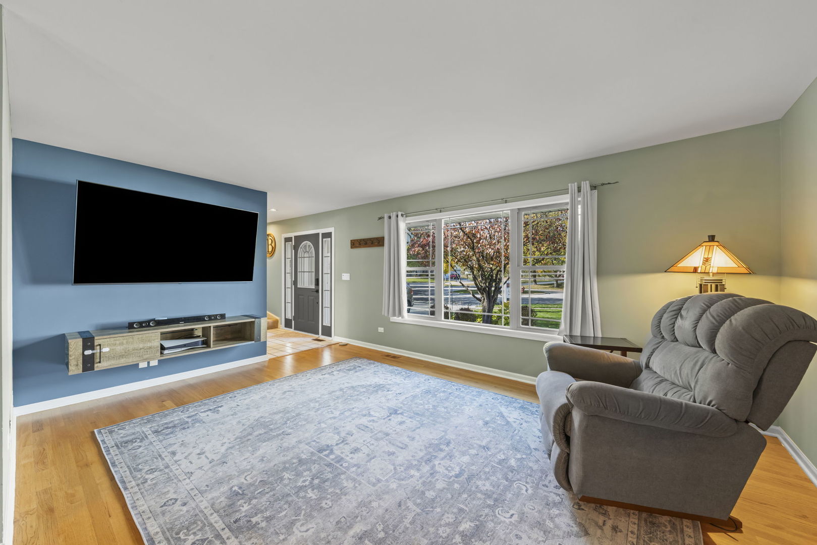 621 Lindsay Court, West Dundee, IL 60118