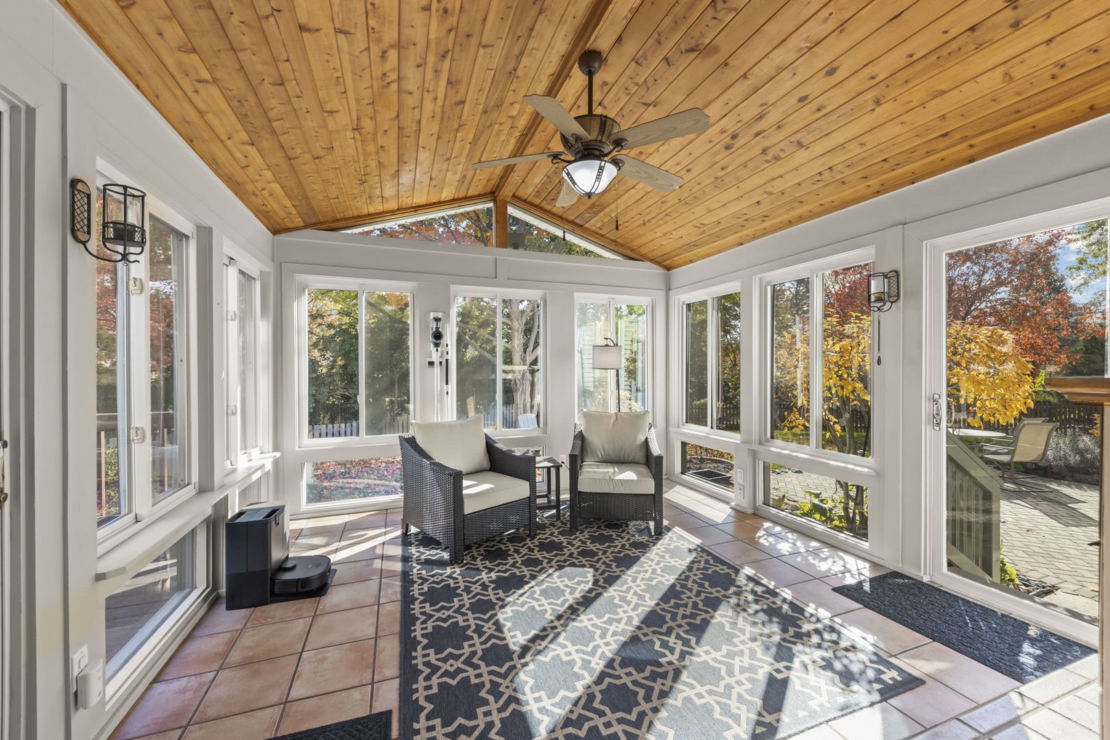 621 Lindsay Court, West Dundee, IL 60118