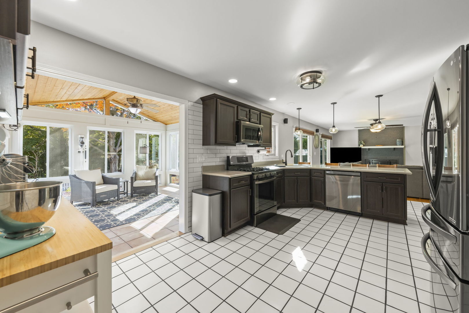 621 Lindsay Court, West Dundee, IL 60118