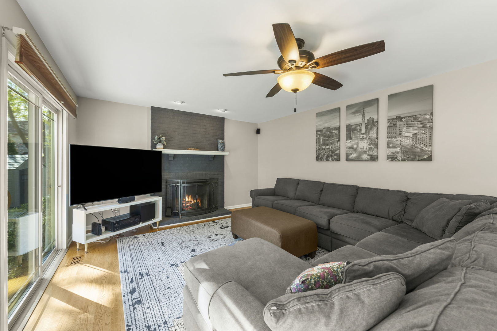 621 Lindsay Court, West Dundee, IL 60118