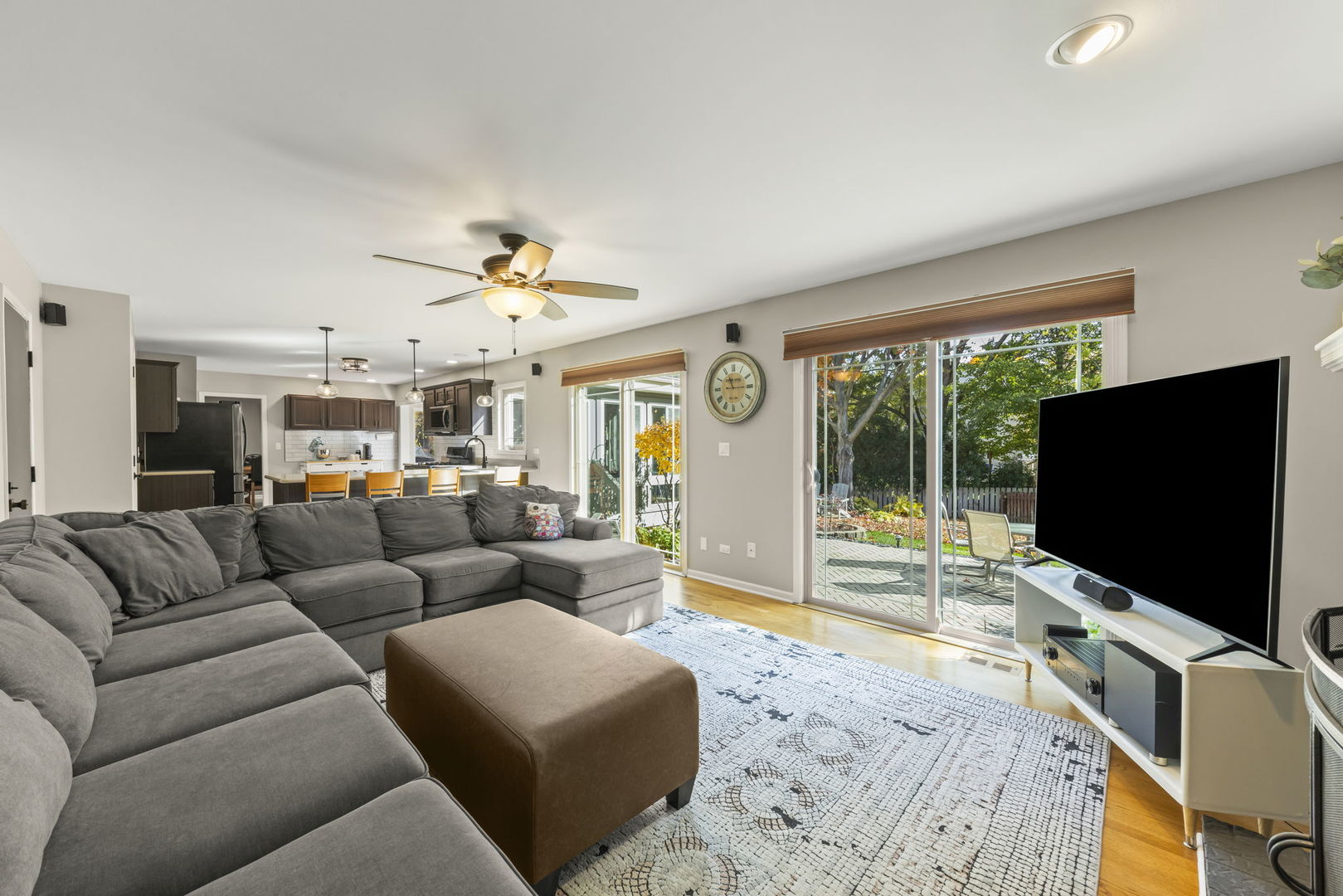 621 Lindsay Court, West Dundee, IL 60118