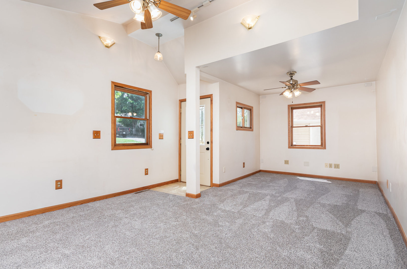 230 Brierhill Drive, Round Lake Park, IL 60073