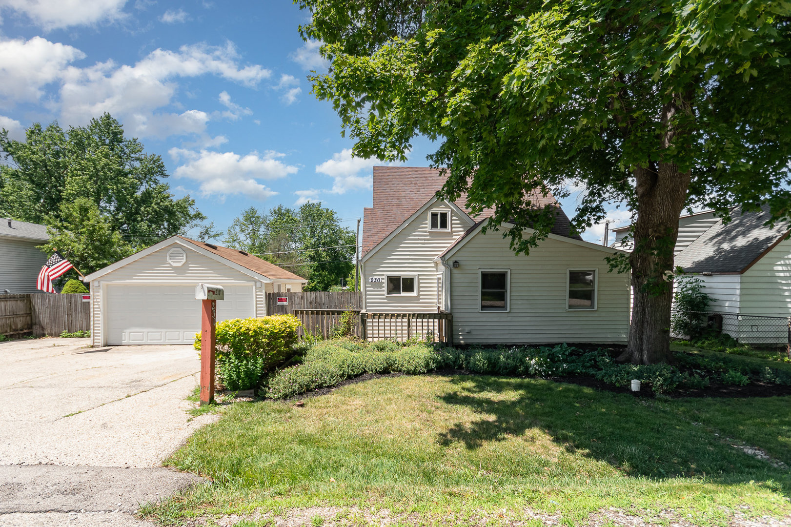 230 Brierhill Drive, Round Lake Park, IL 60073