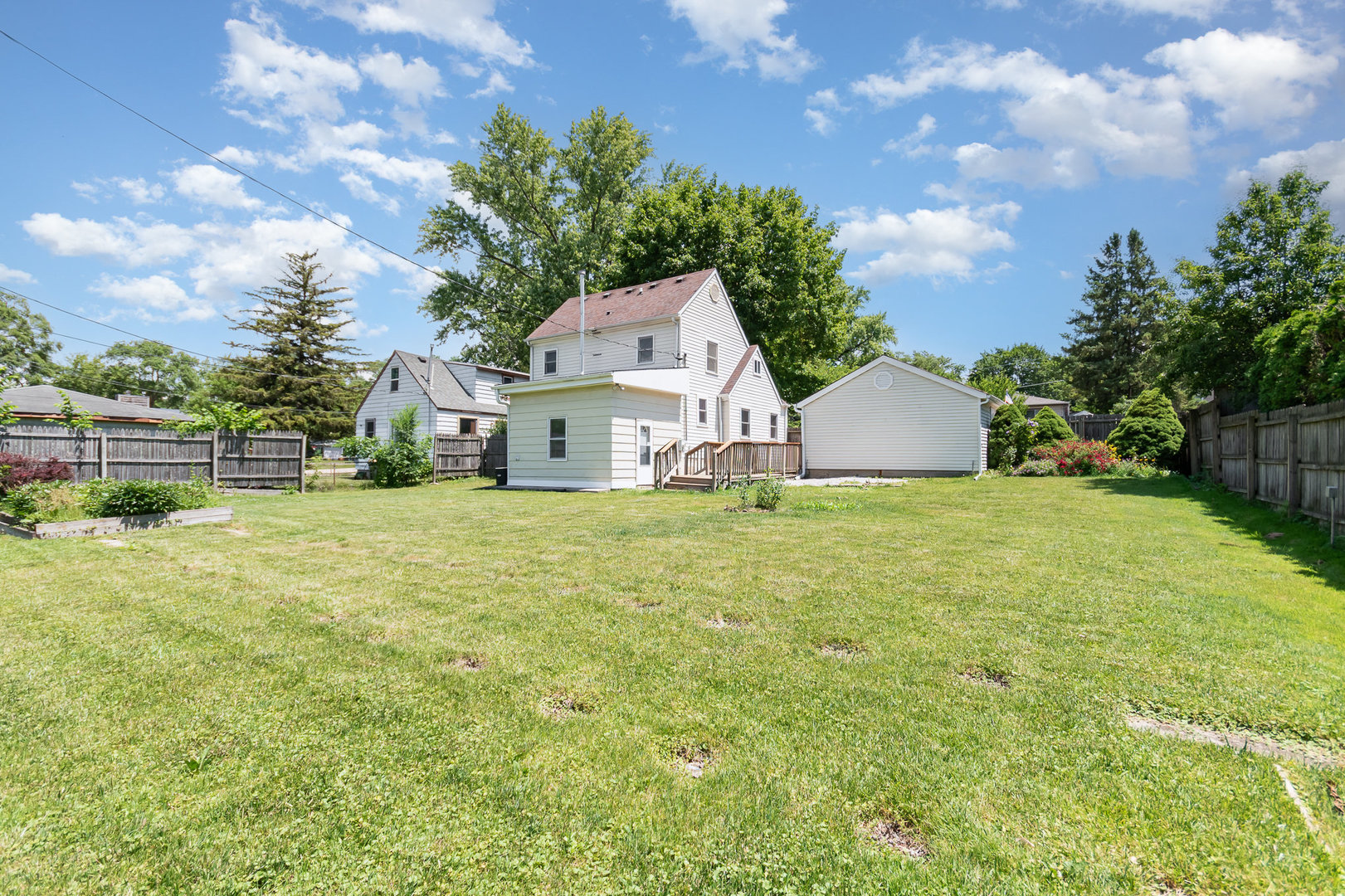 230 Brierhill Drive, Round Lake Park, IL 60073