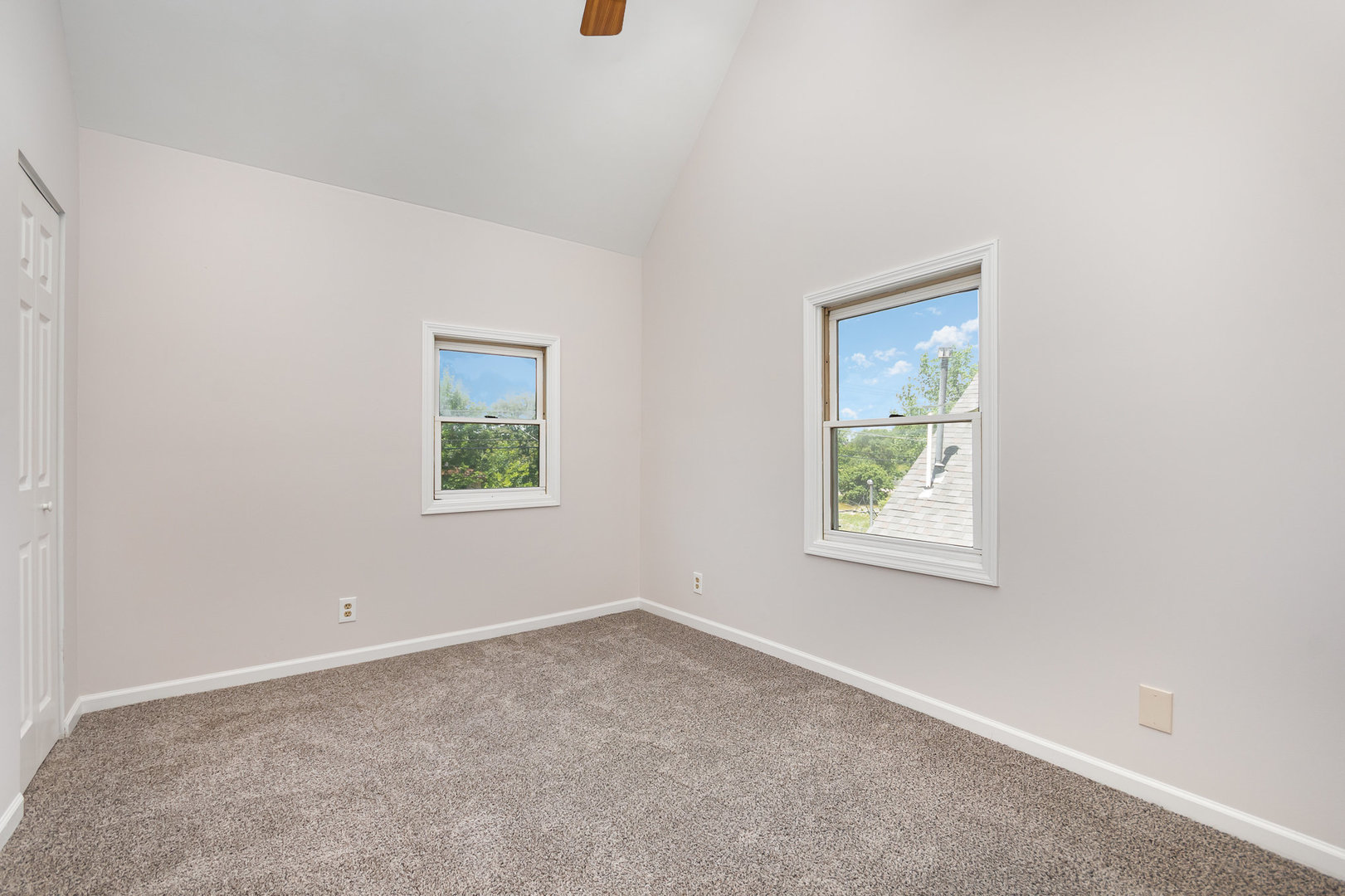 230 Brierhill Drive, Round Lake Park, IL 60073