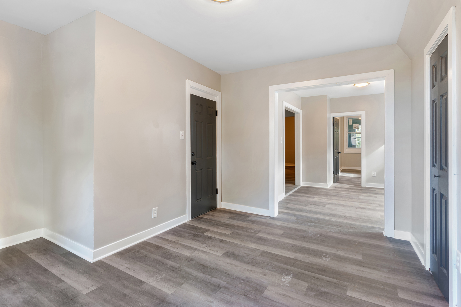 6731 S May Street, Chicago, IL 60621