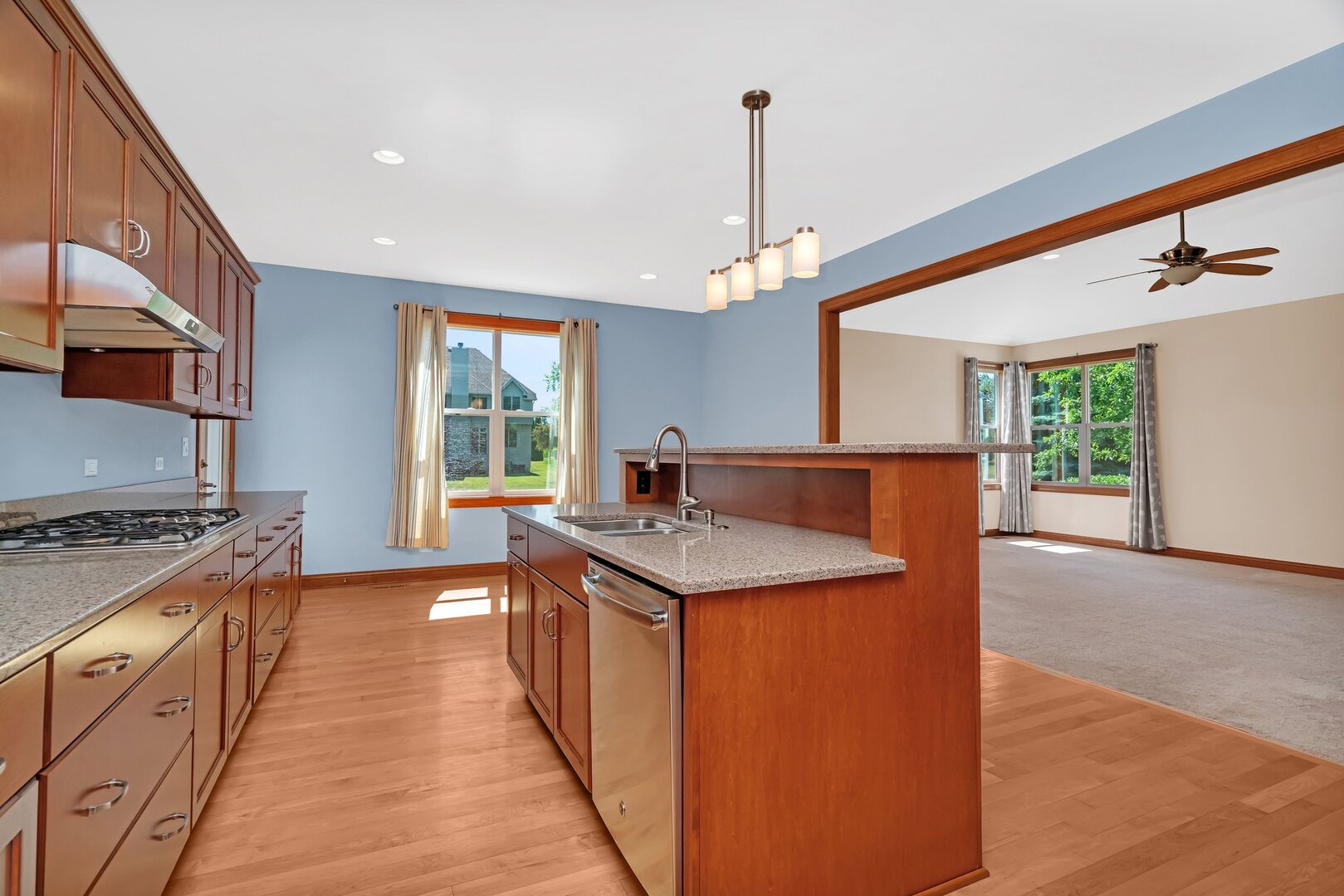 502 Birchwood Drive, Yorkville, IL 60560