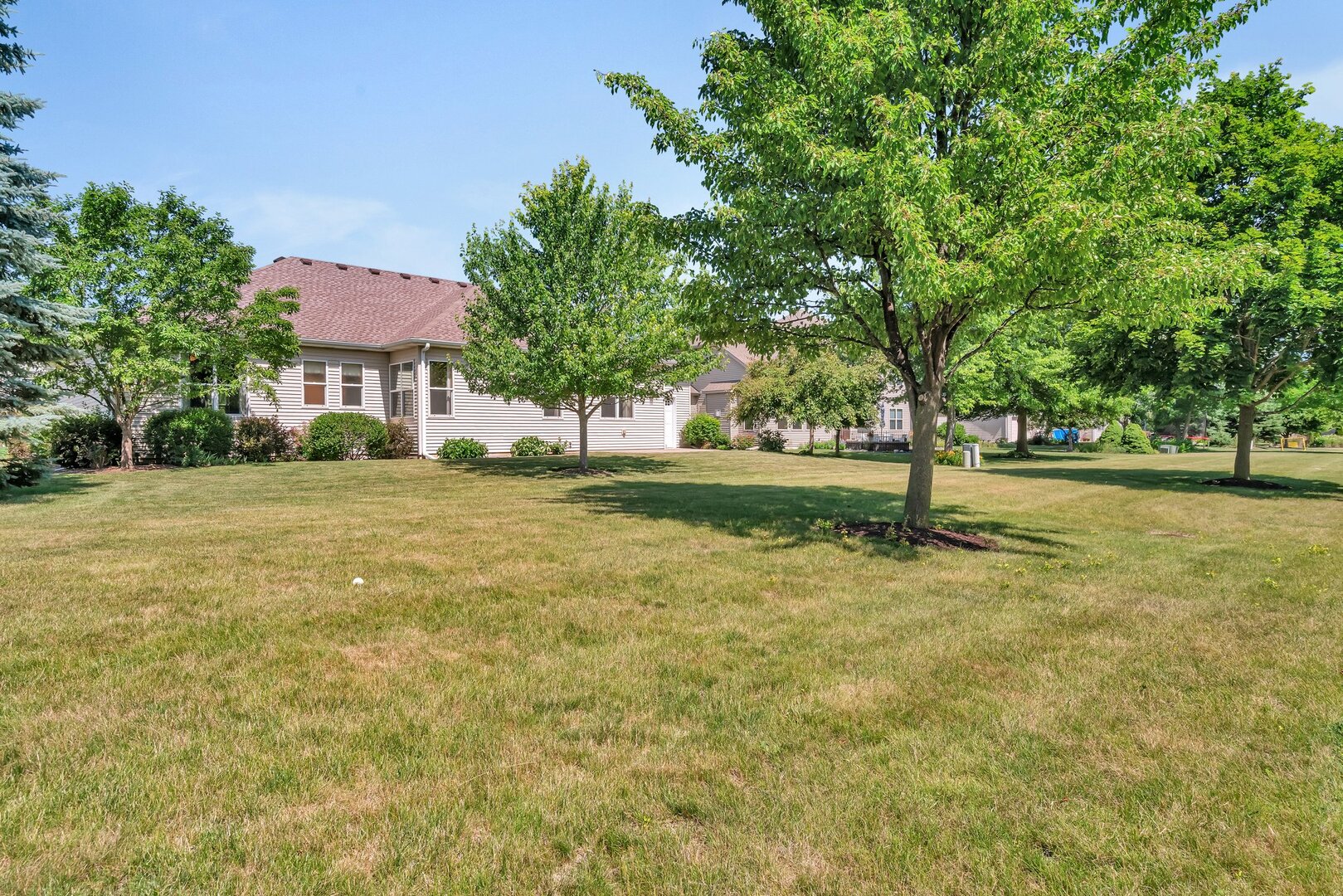 502 Birchwood Drive, Yorkville, IL 60560