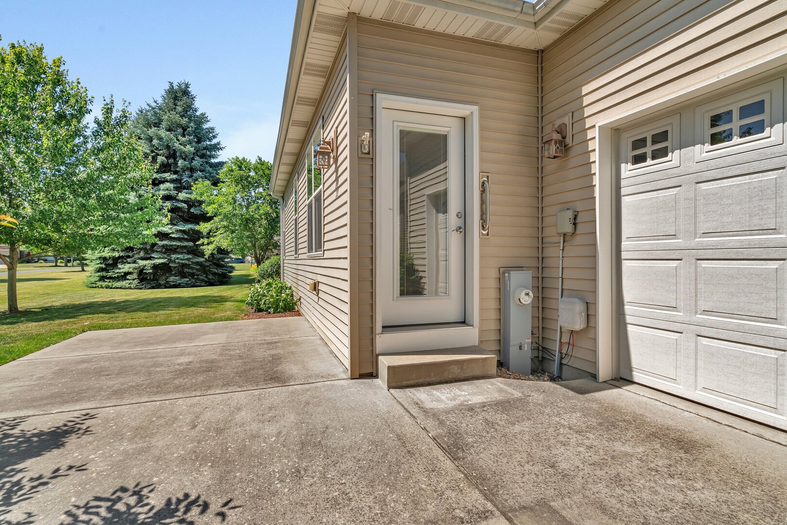 502 Birchwood Drive, Yorkville, IL 60560