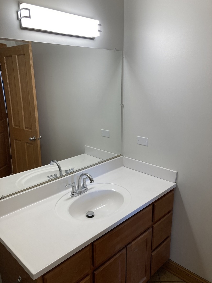 6406 S INGLESIDE Avenue, Chicago, IL 60637