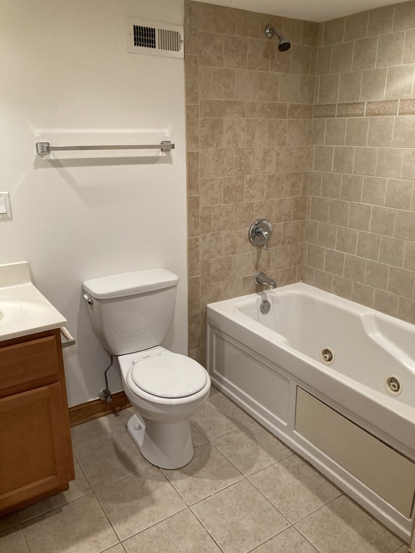 6406 S INGLESIDE Avenue, Chicago, IL 60637