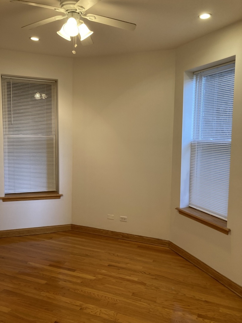 6406 S INGLESIDE Avenue, Chicago, IL 60637