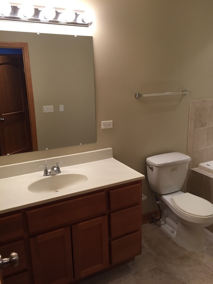 6406 S INGLESIDE Avenue, Chicago, IL 60637