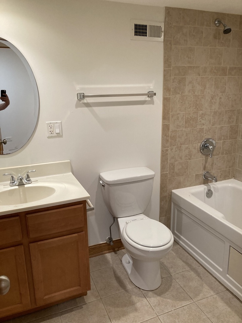 6406 S INGLESIDE Avenue, Chicago, IL 60637