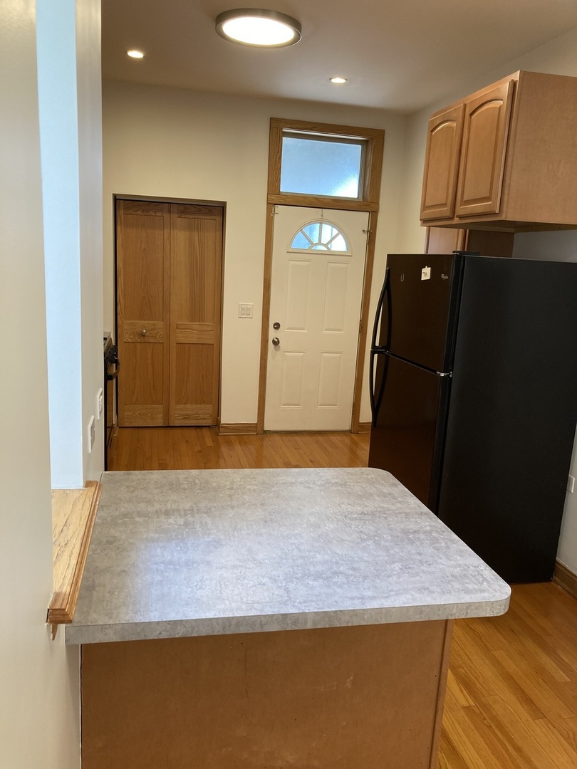 6406 S INGLESIDE Avenue, Chicago, IL 60637