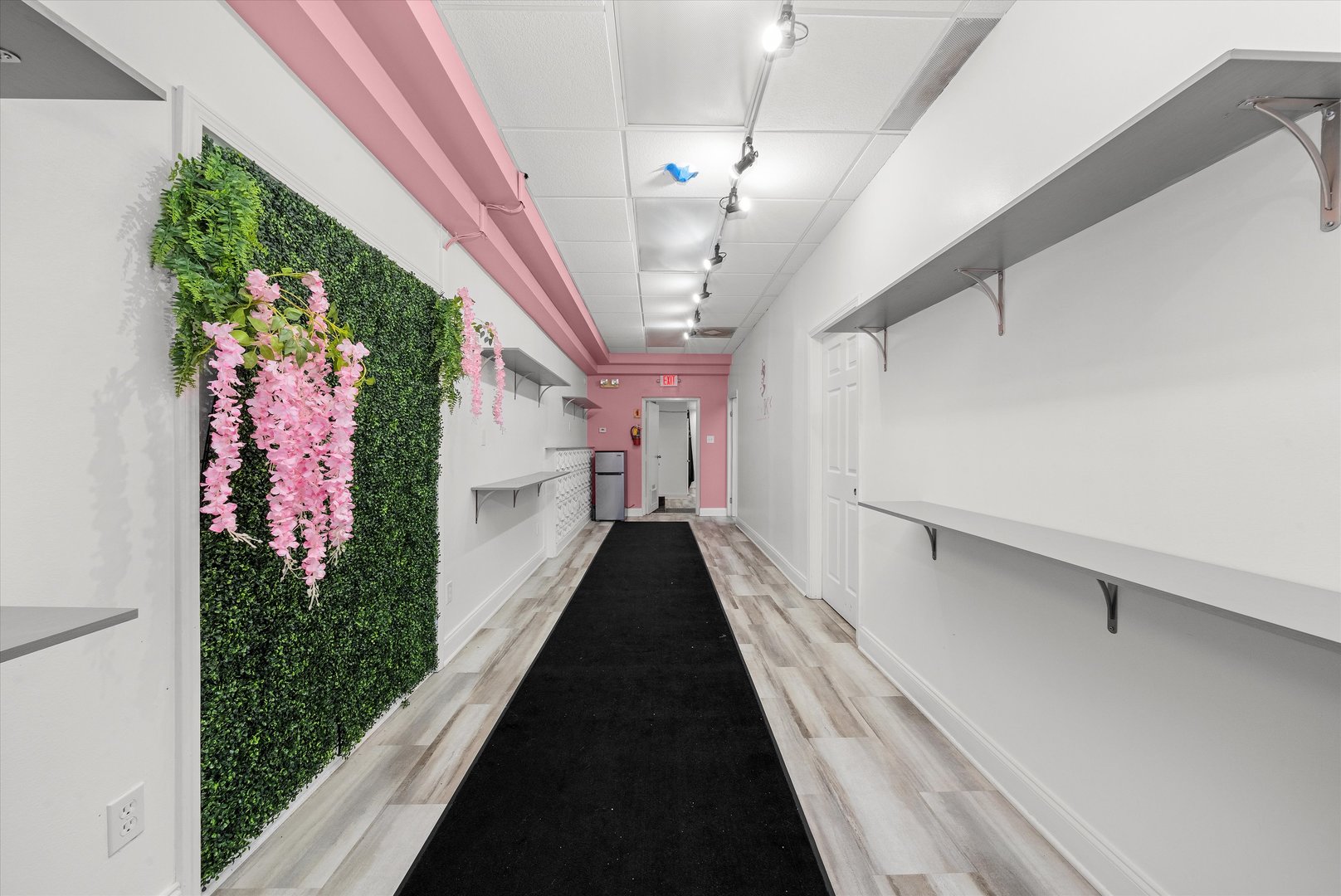 9732 SOUTHWEST Highway, Oak Lawn, IL 60453