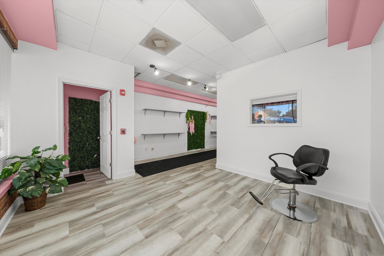 9732 SOUTHWEST Highway, Oak Lawn, IL 60453