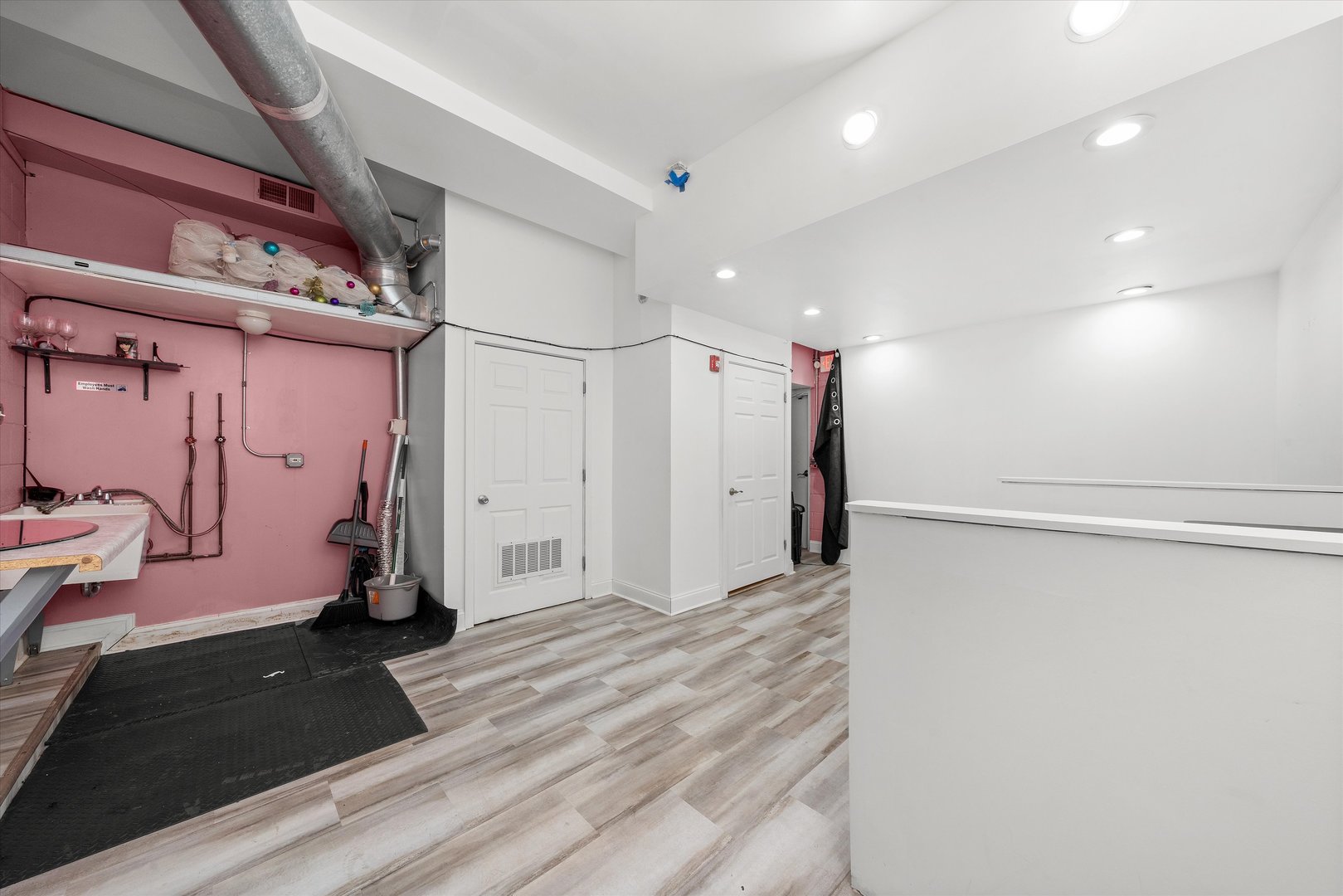 9732 SOUTHWEST Highway, Oak Lawn, IL 60453