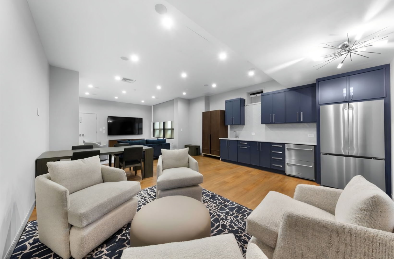 6157 N Sheridan Road #25A, Chicago, IL 60660