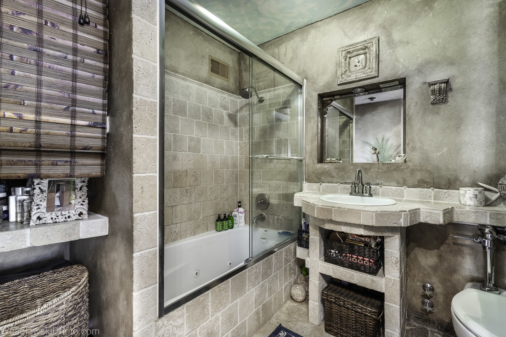 6157 N Sheridan Road #25A, Chicago, IL 60660